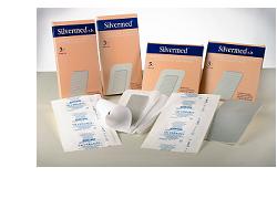 MEDICAZIONE STERILE A BASE DI ARGENTO CON BORDO ADESIVO SILVERMED ST AG 10X10CM 5 PEZZI - Farmapanda Srl