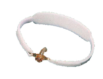 COLLARE REGGICANNULA PER TRACHEOTOMIZZATI. REGOLABILE DA ENTRAMBI I LATI TRAMITE ADESIVO IN VELCRO. PRODOTTO IN POLIAMMIDE. MISURA UNICA - Farmapanda Srl
