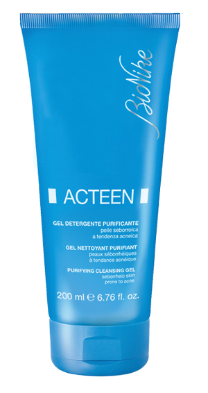 AKNET GEL DETERGENTE PURIFICANTE 200 ML - Farmapanda Srl